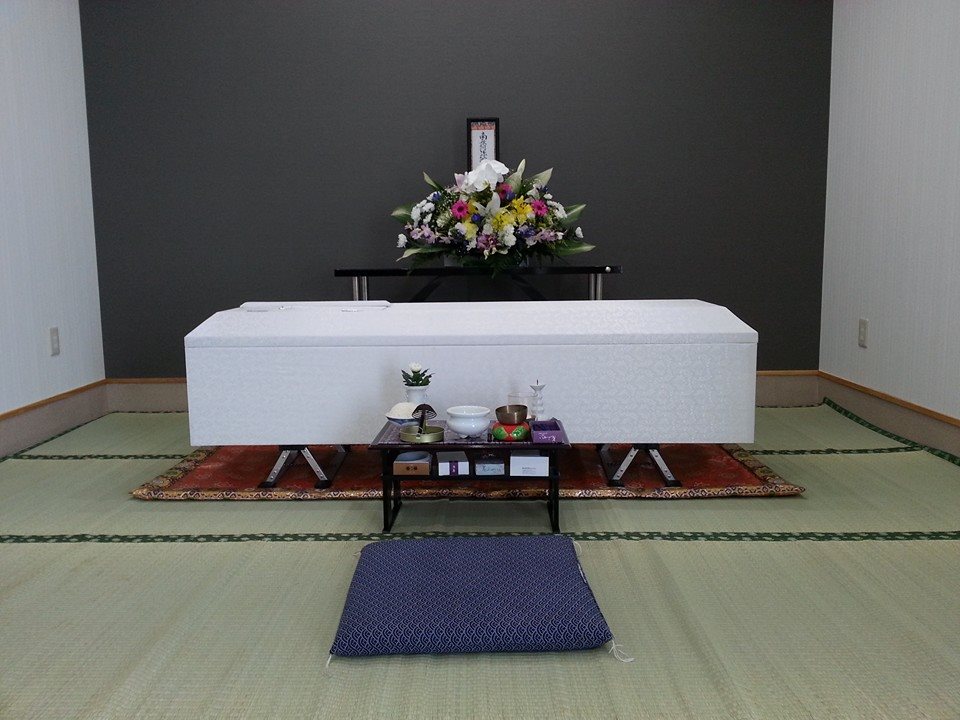 判田台会館のお別れ室。遺体の安置もできる小規模な葬儀式場