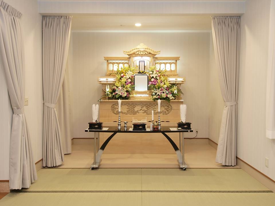 判田台会館の葬儀式場。家族葬向きの式場で畳敷きの落ち着いた雰囲気
