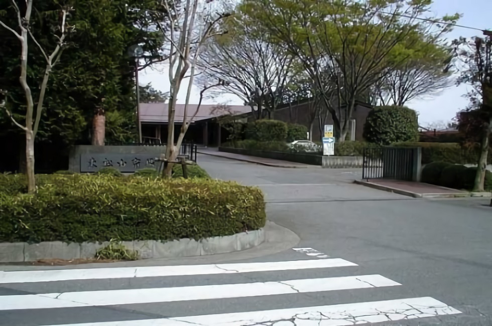 東松山市にある葬儀場・火葬場の東松山斎場の外観写真