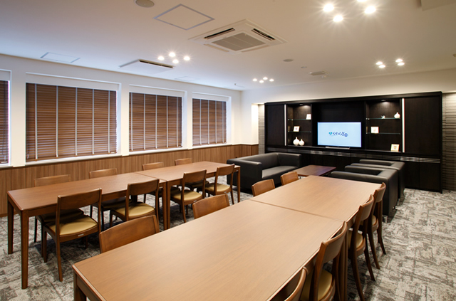 札幌市西区の民営斎場「やわらぎ斎場 西野」食事室