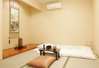 東松山メモリードホールの親族控室。布団の用意など宿泊もできるようになっている